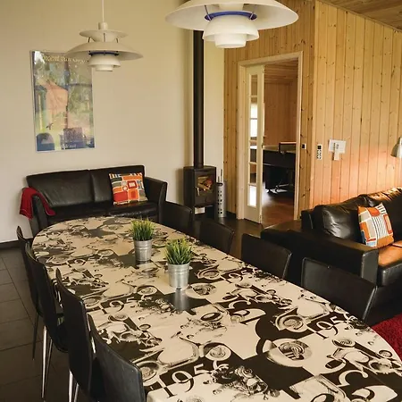펜션 Three-bedroom Holiday In Albak